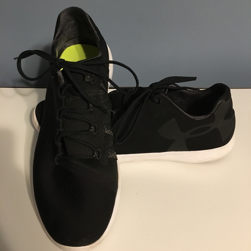 Women's UA Precision Low Training alShoes